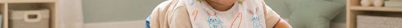 infant feeding bib with print