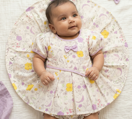 Baby Girl's Floral Print Cotton Dress with Matching Bloomers CutePotatoIndia Baby Girl's Floral Print Cotton Dress with Matching Bloomers CutePotatoIndia